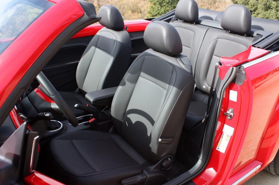  Volkswagen Beetle TDi Cabriolet 2013 года  (фото 21 из 40)